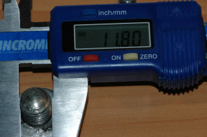 Measuring bolt diameter