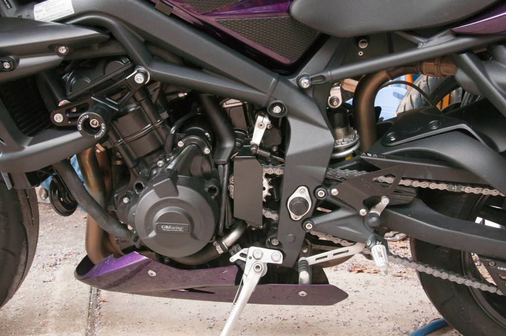 2012 Street Triple: front sprocket cover