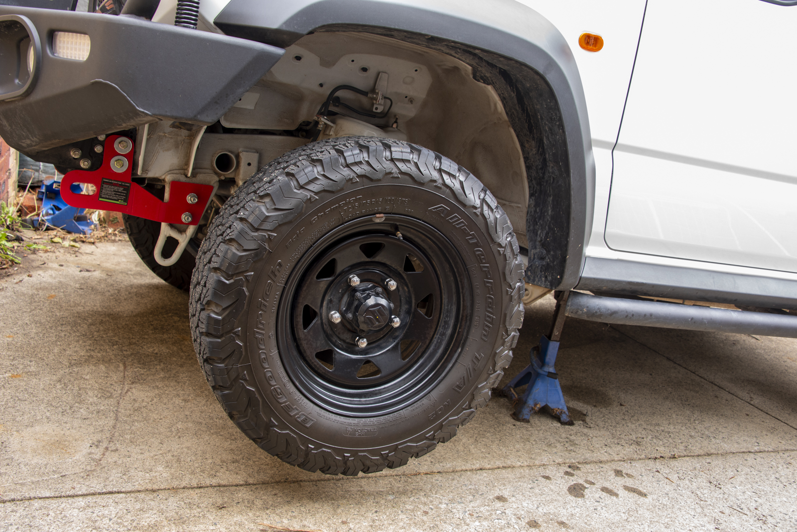 Black Raptor/JimnyBits 2″ Lift Kit Install – TGR: Team Ghetto Racing