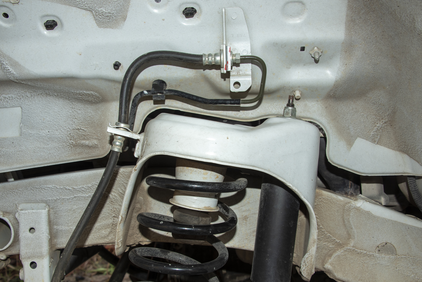 Black Raptor/JimnyBits 2″ Lift Kit Install – TGR: Team Ghetto Racing