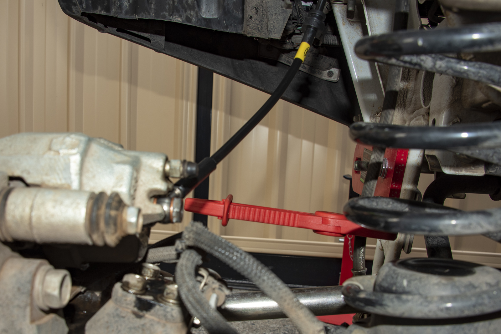 Black Raptor/JimnyBits 2″ Lift Kit Install – TGR: Team Ghetto Racing