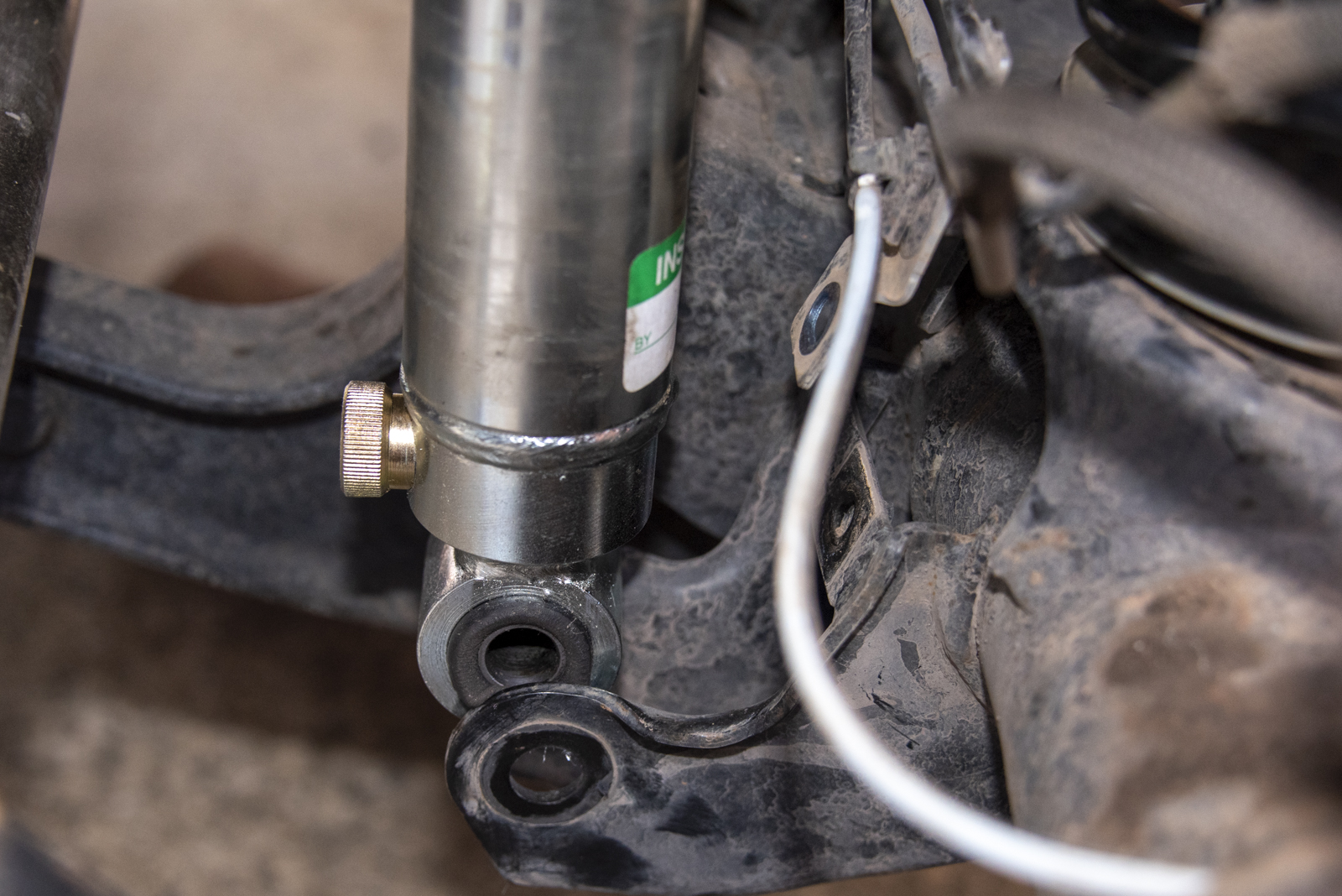 Black Raptor/JimnyBits 2″ Lift Kit Install – TGR: Team Ghetto Racing